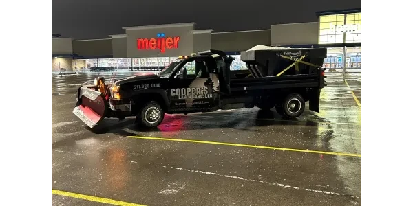 Salt spreader ice treatment