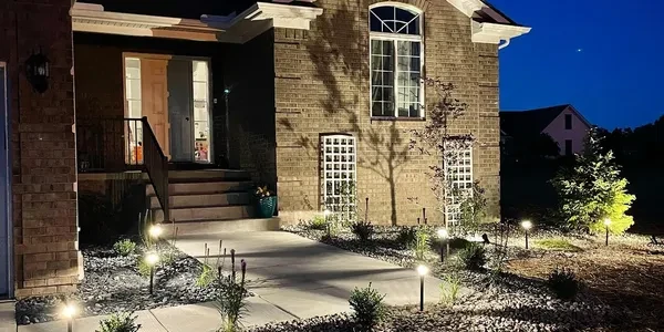 Outdoor pathway lighting